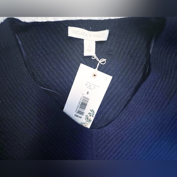 Chelsea & Violet NWT Small V-Neck Fuzzy Balloon Sleeve Knit Navy Sweater - Picture 3 of 5
